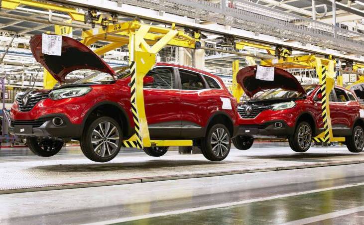 Renault mantiene la actividad en sus centros de trabajo en Reanutl España